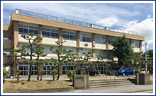 上山中学校